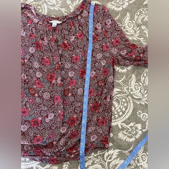 Lucky Brand floral long sleeve blouse with button details and tie wrists small - Picture 10 of 10